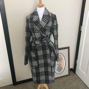 Stylish and Warm Winter Maternity Coat